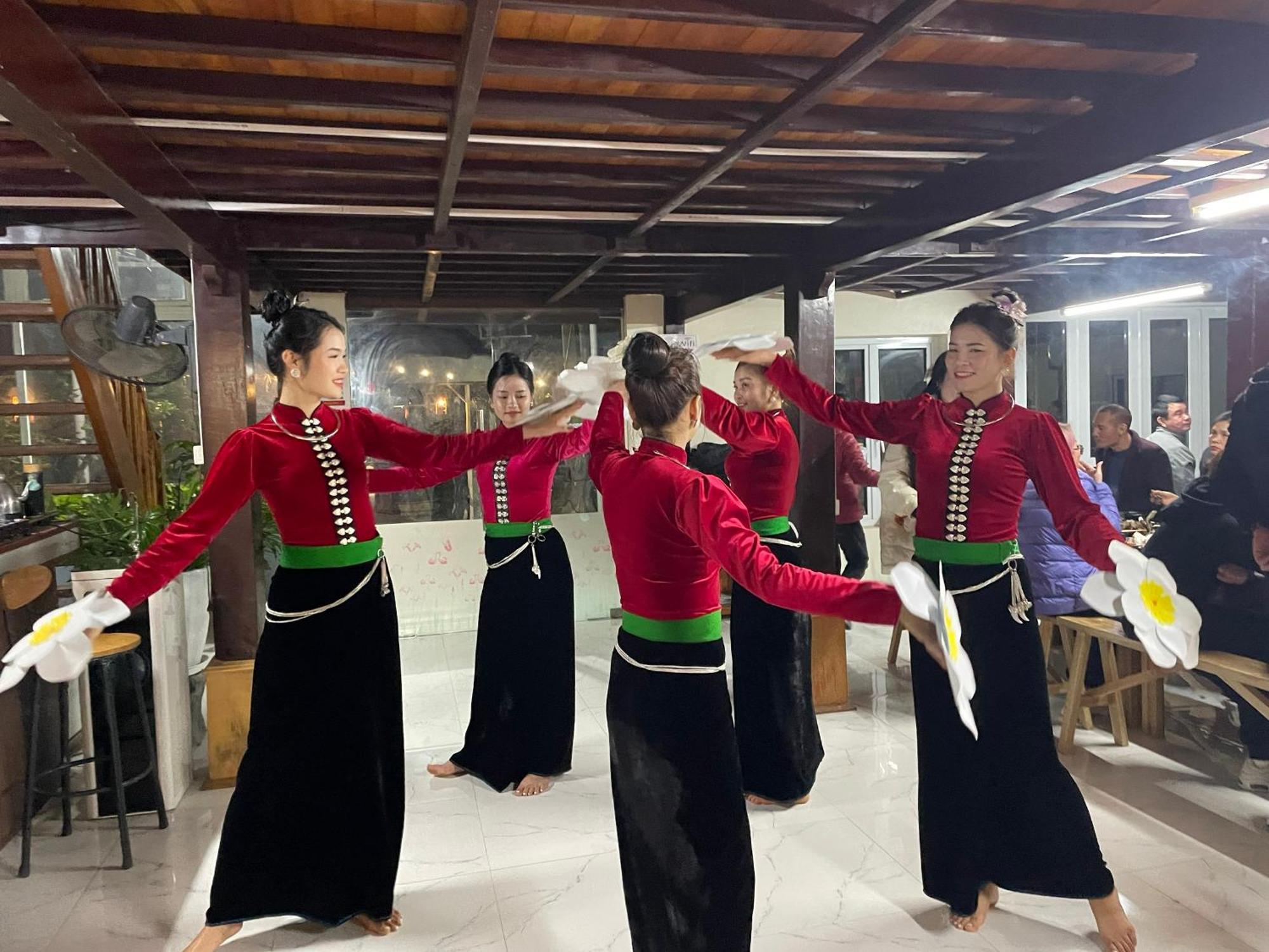 Binh Nga Homestay Nghia Lo Ngoại thất bức ảnh